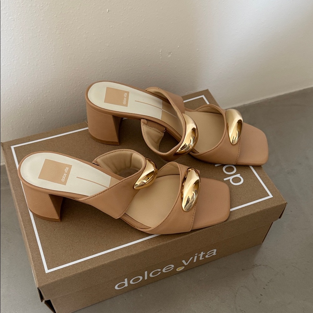 Dolce Vita Barnet Tan and Gold Leather